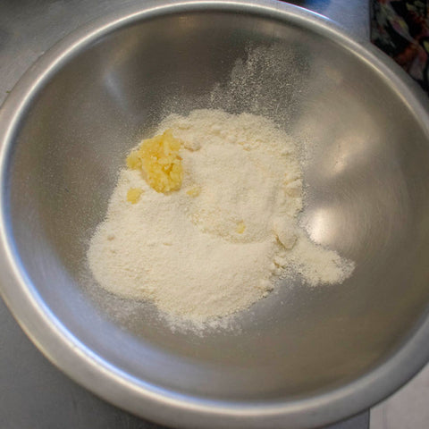 Add all feta ingredients in a mixing bowl