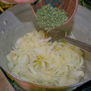 Pour in thyme