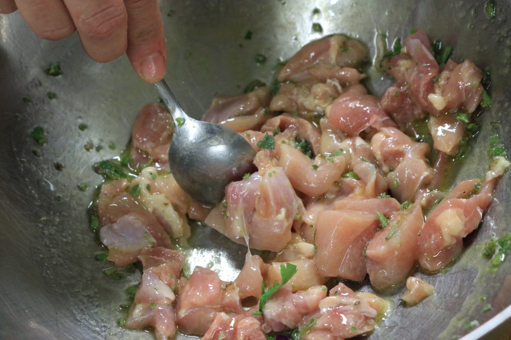 stir chicken oregano lemon and olive oil