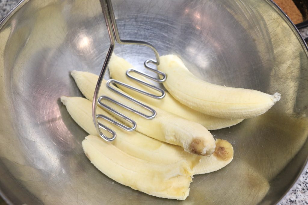 mash paleo bananas in bowl